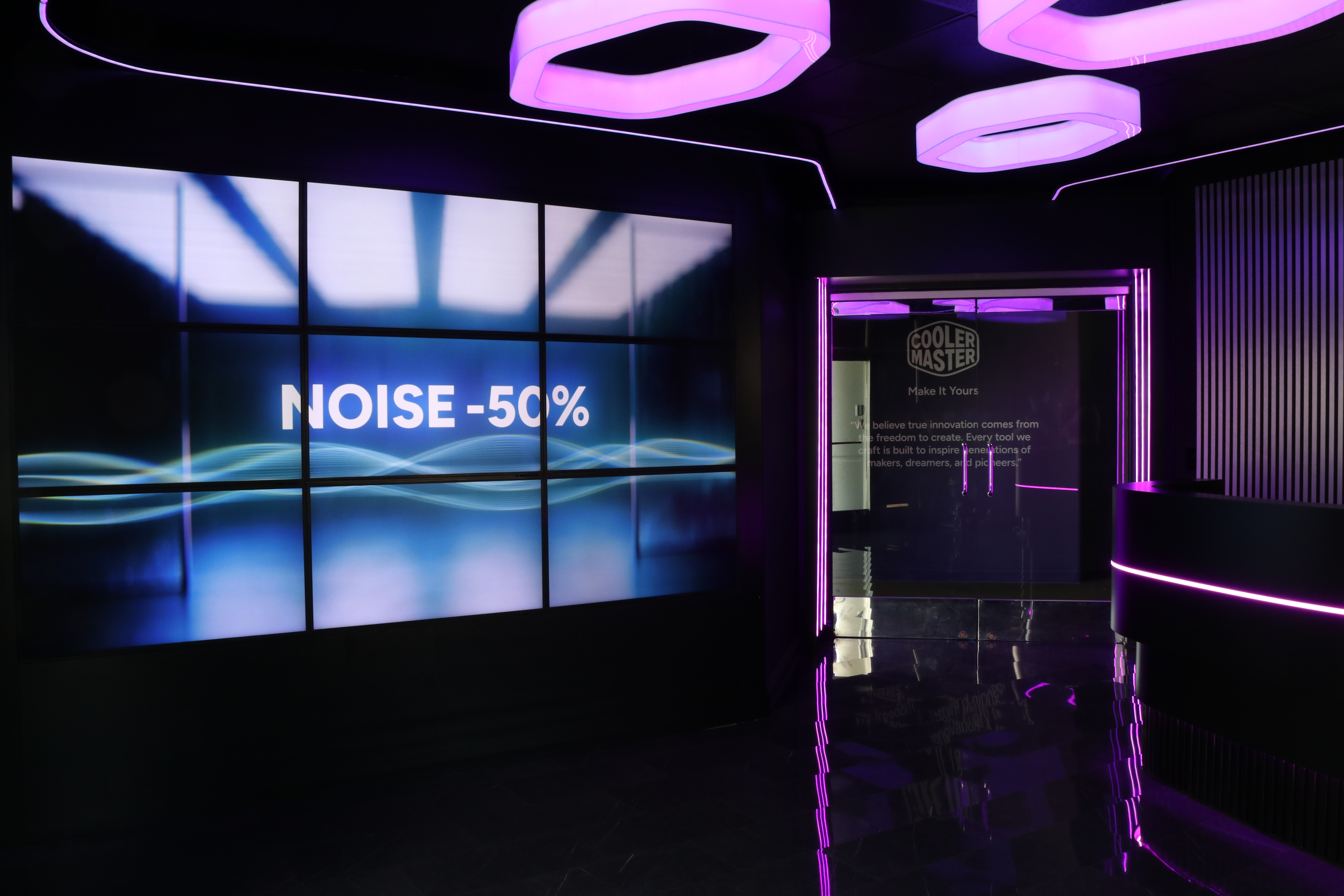 Cooler Master exhibit 2 by AMG