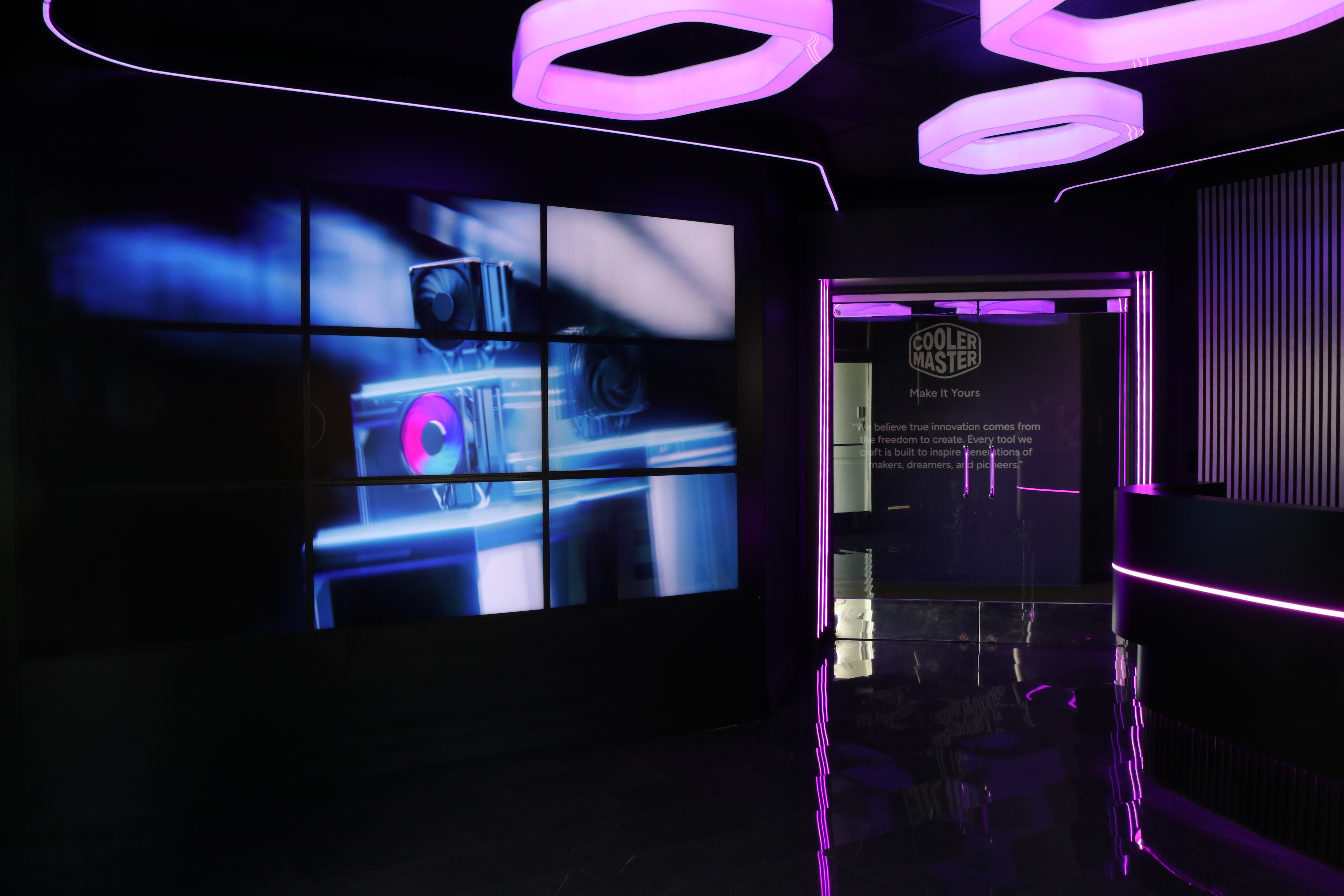 Cooler Master exhibit 3 by AMG