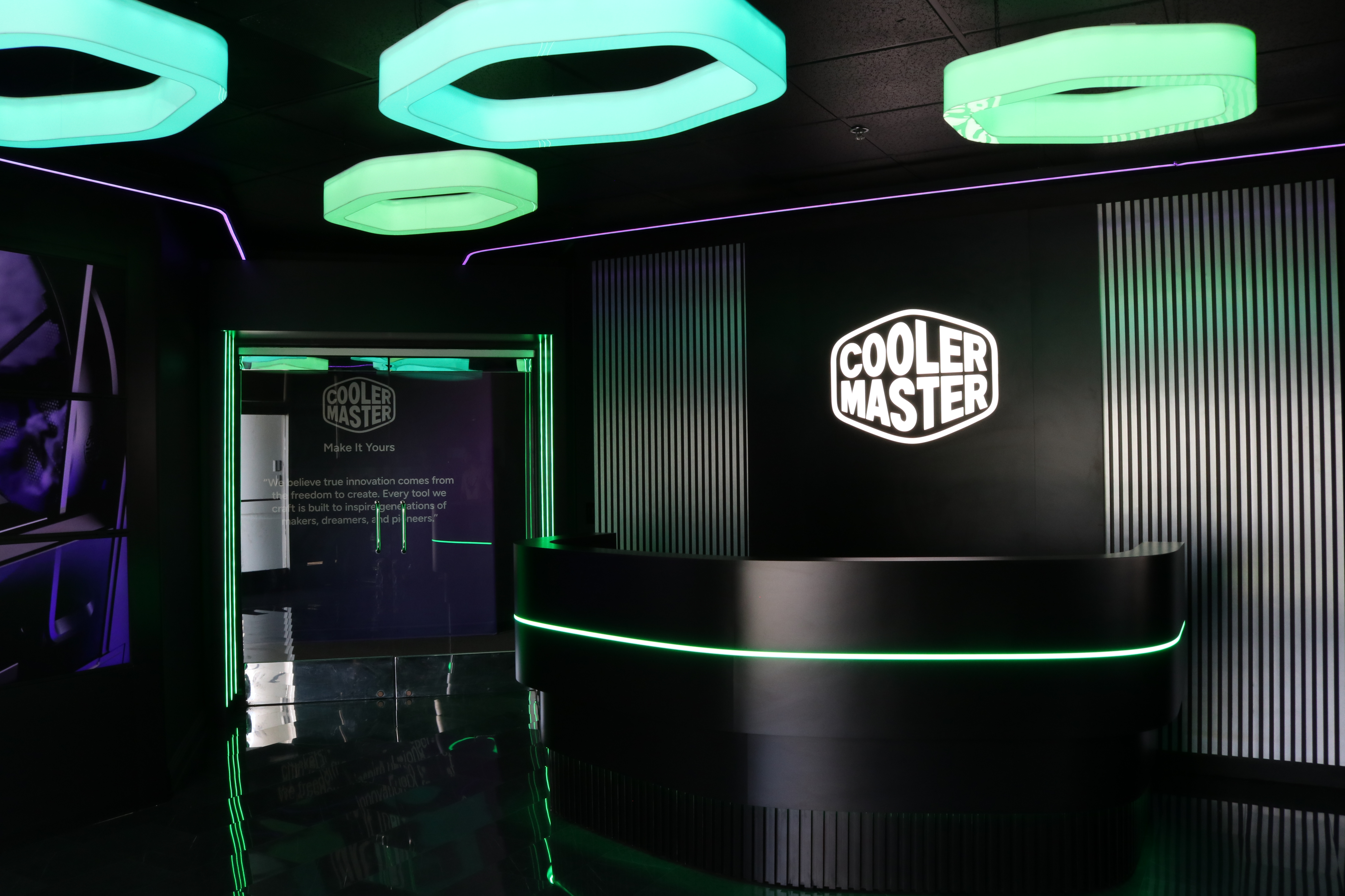 Cooler Master exhibit 5 by AMG