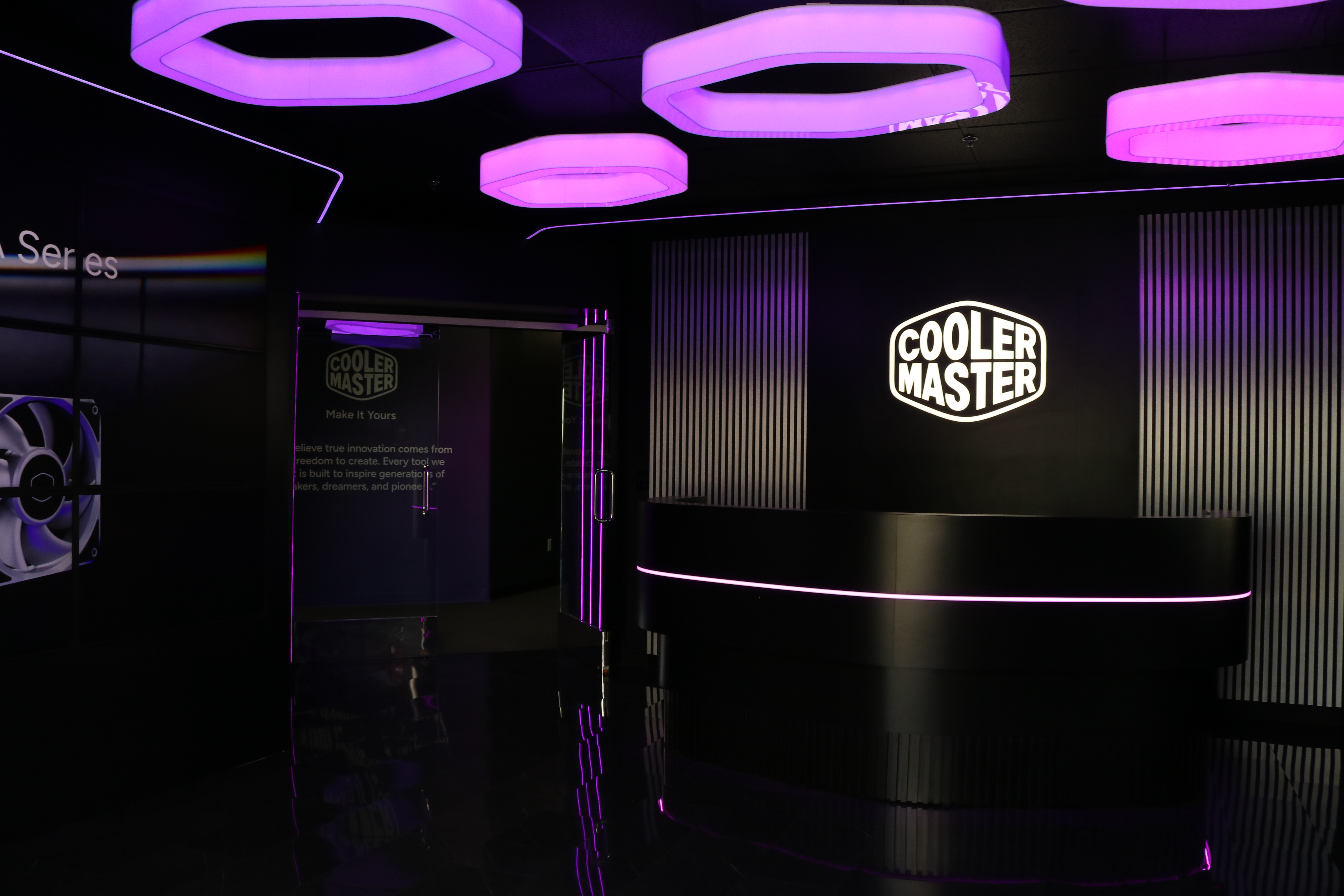 Cooler Master exhibit 8 by AMG