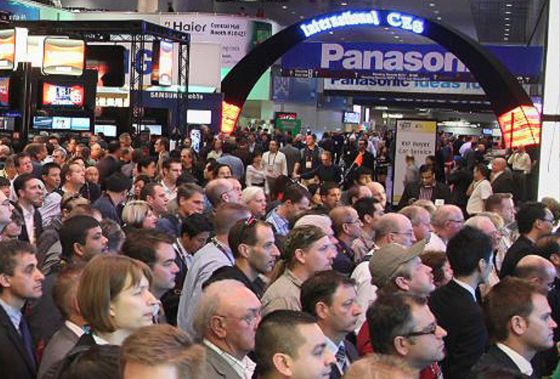 5 Ways to Attract a Crowd at a Trade Show